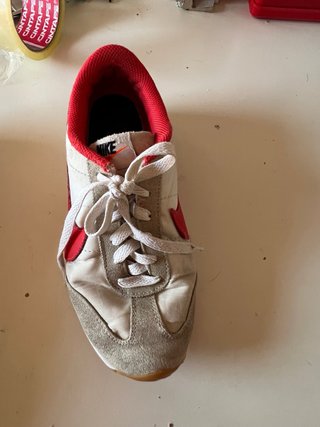 Nike Internationalist Beige y Rojo talla 36.5