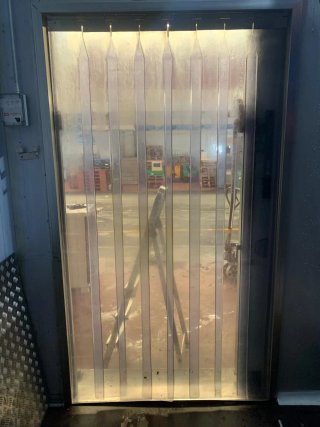 No te lo pienses y reservala. Cortina para cámara