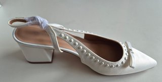 Tacones punta blancos Anna Field