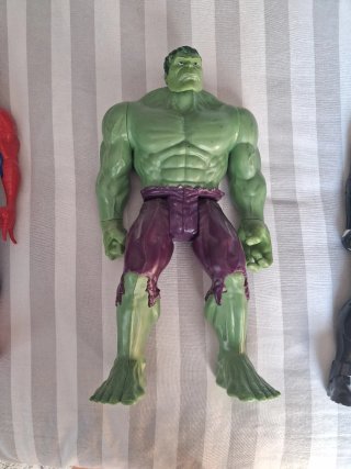 Figuras de Superhéroes (Spider-Man, Hulk, Venom)
