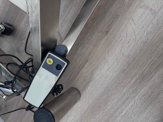 Camilla eléctrica de fisioterapia.