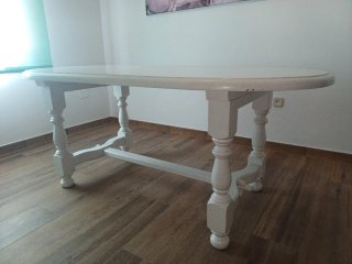 Mesa, 6 Sillas  Mesa centro Vitrina alacena