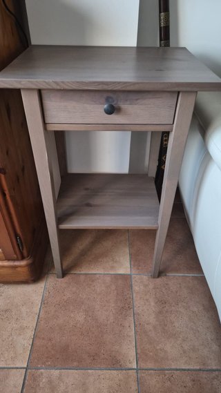 Mesita de noche IKEA HEMNES madera