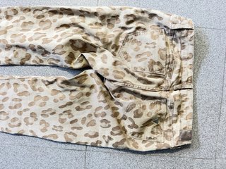 Pantalones de mujer con estampado de leopardo