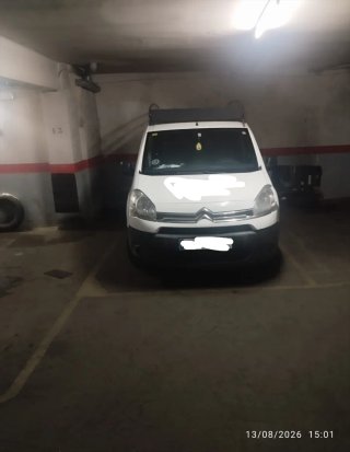 Alquiler párking  fasil aseso puede mirar sin comp