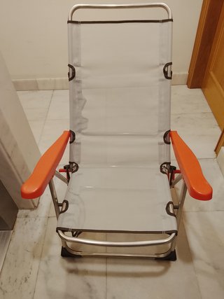 Silla de playa sin usar. Comprada por 60 euros.