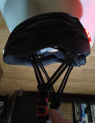 Casco Youin con Luces LED (negro; Talla L)