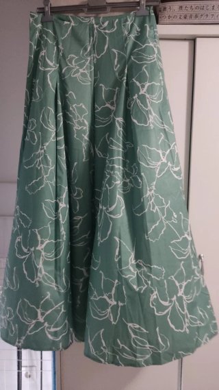 Top y falda_pantalon estampado,verde y blanco.