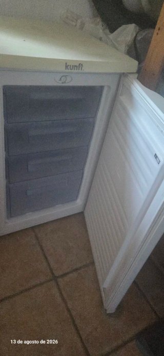 Congelador vertical Kunft 4 cajones