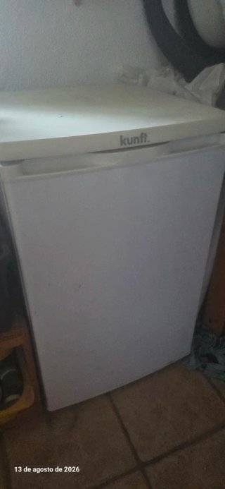 Congelador vertical Kunft 4 cajones