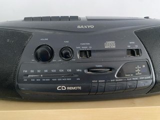 Radio Cassette Portátil Sanyo Negra