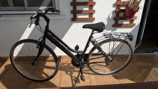 Bicicleta de paseo negra