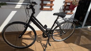 Bicicleta de paseo negra