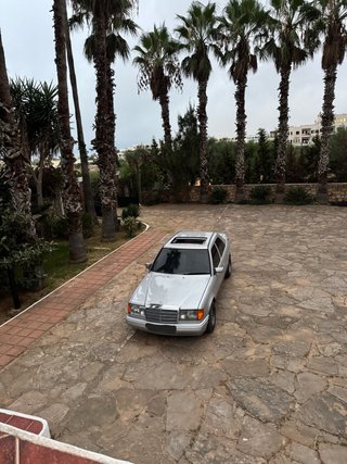 Mercedes-Benz Clase E 260 1988