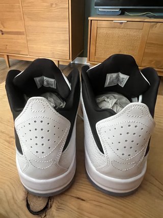 Zapatillas Jordan Courtside 23 Blancas Negras