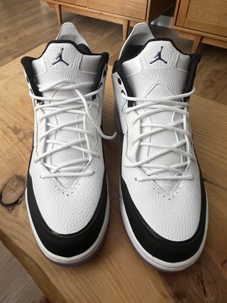 Zapatillas Jordan Courtside 23 Blancas Negras