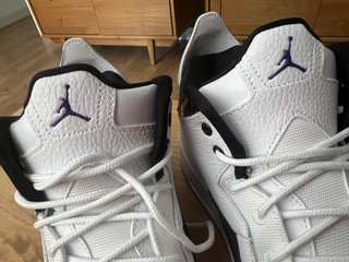 Zapatillas Jordan Courtside 23 Blancas Negras