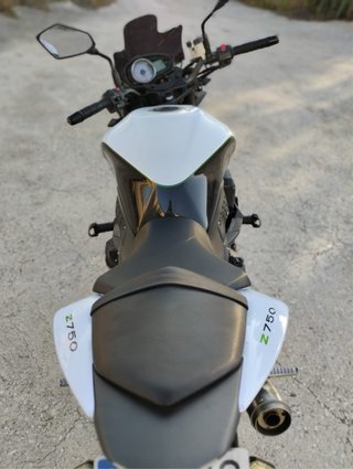 Kawasaki Z750 Blanca