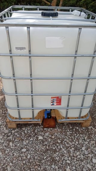 Bidón de agua 1000L con palet y grifo