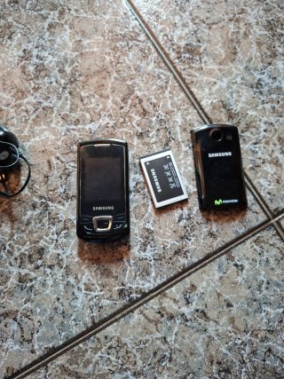 Móvil Samsung GT-E2550 Negro