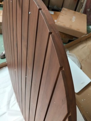 Mesa de jardín redonda en madera Naele