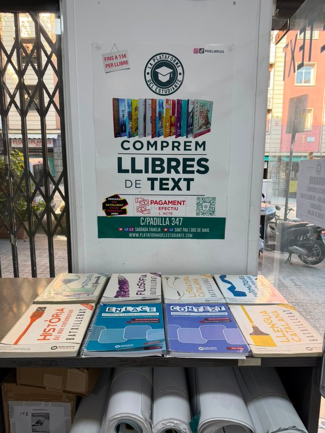 Disponemos de libros de 1- Bach. de BARCANOVA