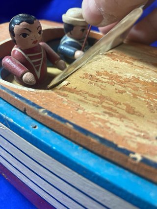 Barco de madera antiguo para restaurar