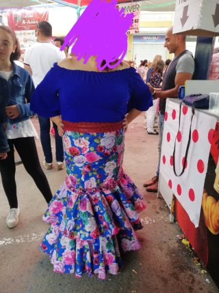 Falda flamenca volantes flores