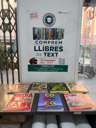Disponemos de libros de 1- Bach. de BAULA