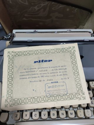 Máquina de escribir antigua Riter