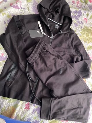 Conjunto Nike Negro Sudadera y Pantalón
