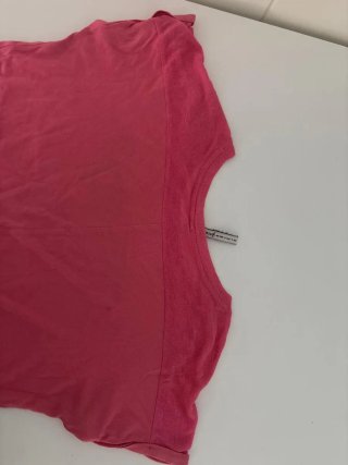 Camiseta rosa estampada