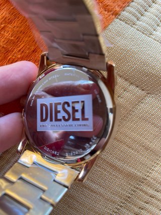 Reloj Diesel Dorado Caja Roja