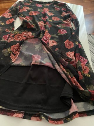 Vestido negro con flores