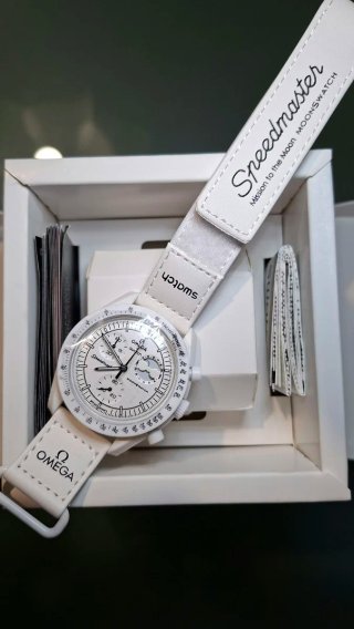 Omega x Swatch Speedmaster Moonswatch Bianco