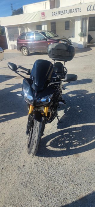Yamaha FZ1 Naked Negra