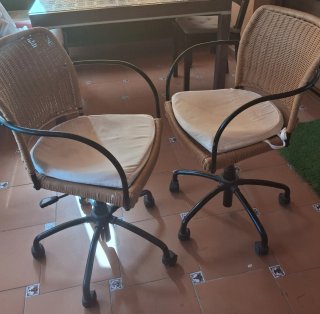Conjunto 2 sillas de mimbre y metal