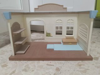 Casa Tienda Juguetes Sylvanian + Familia Conejos