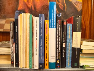 Oferta: 100 llibres. 2 euros cadascun