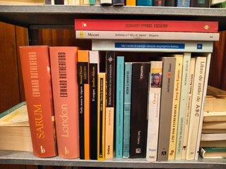 Oferta: 100 llibres. 2 euros cadascun