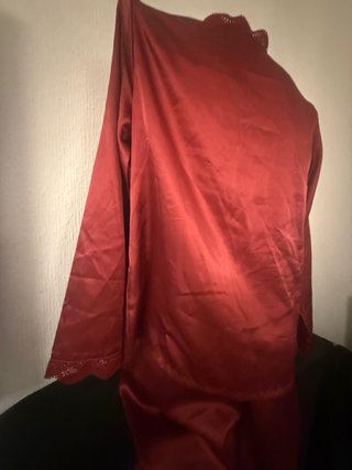 Pijama Satén Rojo con Encaje