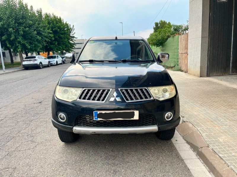 Mitsubishi L 200 2010 - foto 1