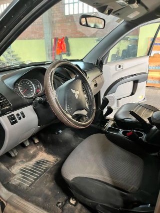 Mitsubishi L 200 2010