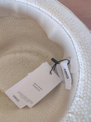 Sombrero o gorro mujer marca Mango