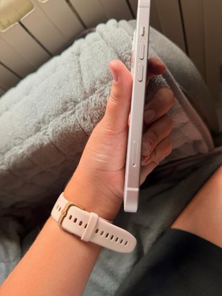 iPhone 13 rosa clarito