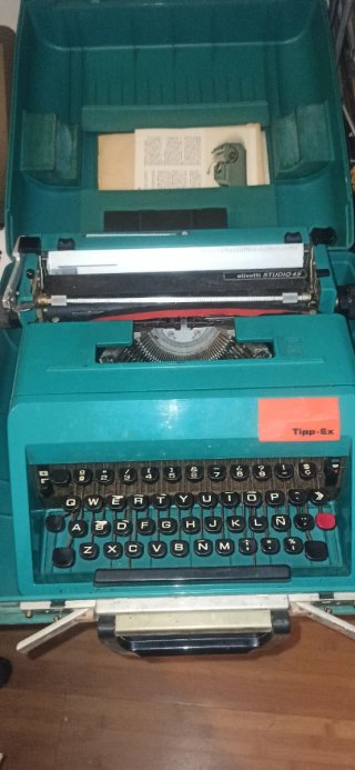 Máquina de escribir Olivetti Studio 45