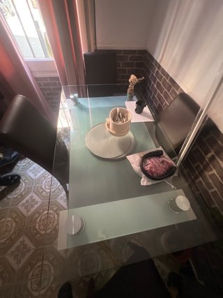 Sillas de comedor (4 unidades) + mesa cristal