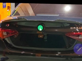 Logo Alfa Romeo Giulia Pantalla