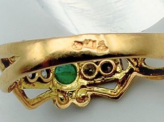 Anillo Oro 18k con Circonitas. Peso: 1.94 gr.
