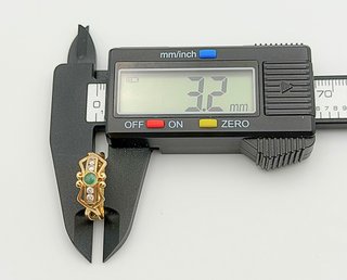 Anillo Oro 18k con Circonitas. Peso: 1.94 gr.